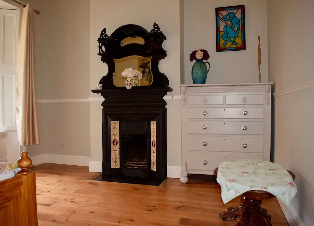 3 Bedroom Cottage Near Botanical Gardens