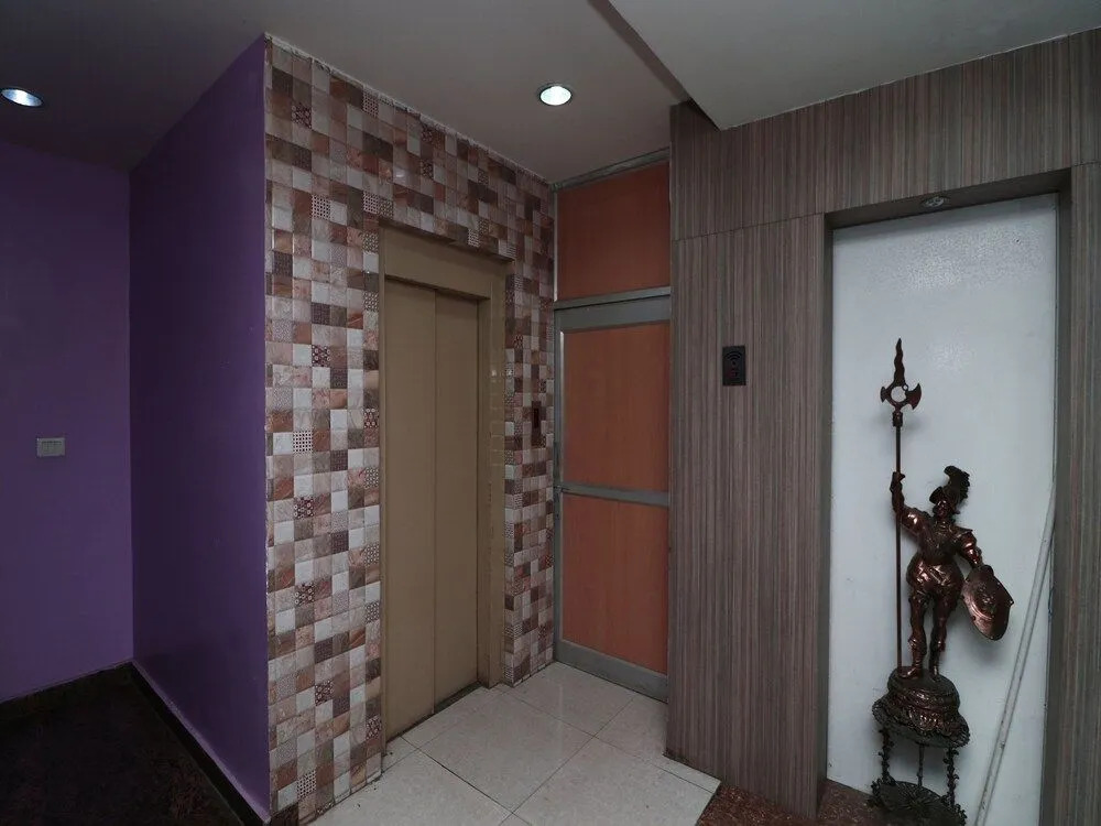 OYO 15794 Jatin Hotel
