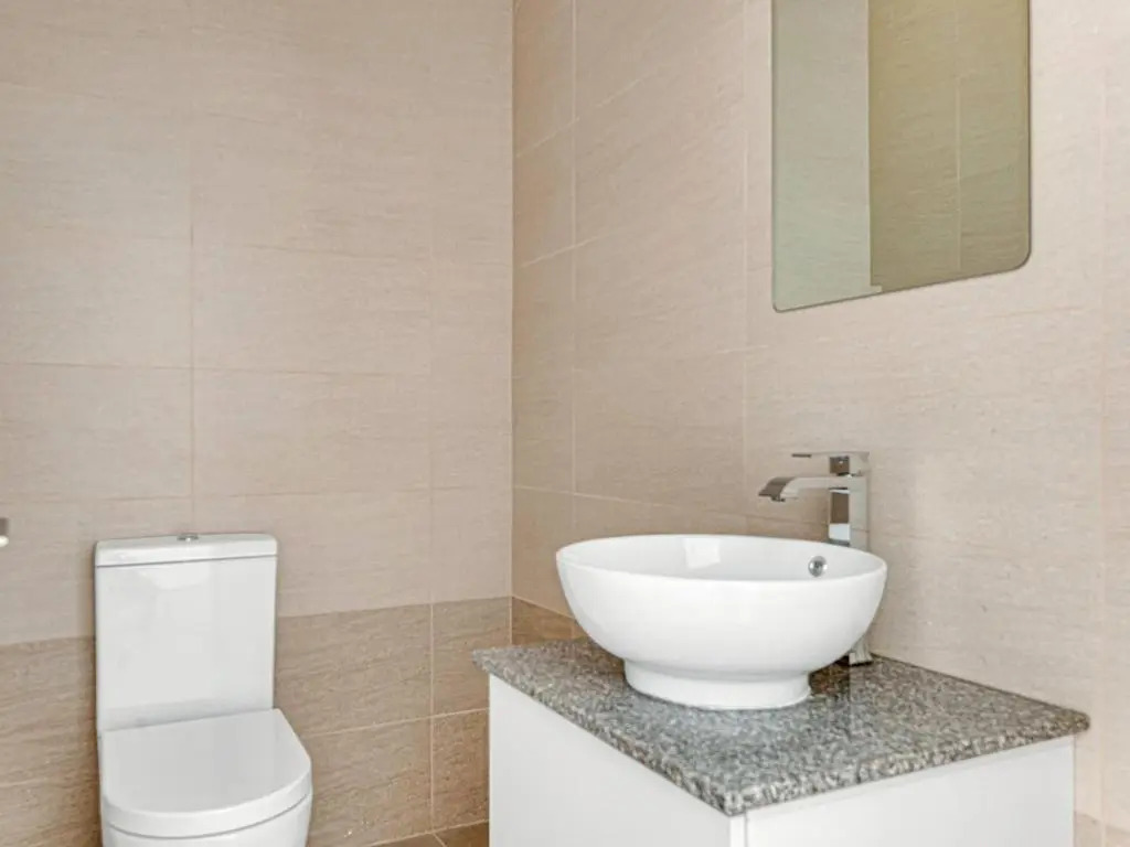 Sanders Sun City - 3-bdr Apt With Shared Pool