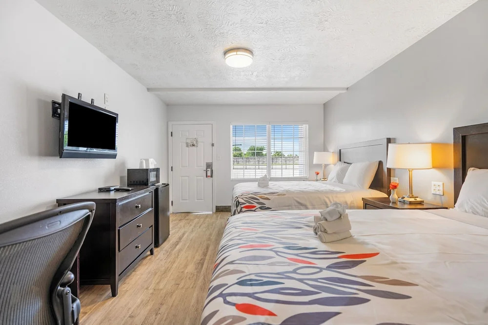 Budgetel Inn and Suite