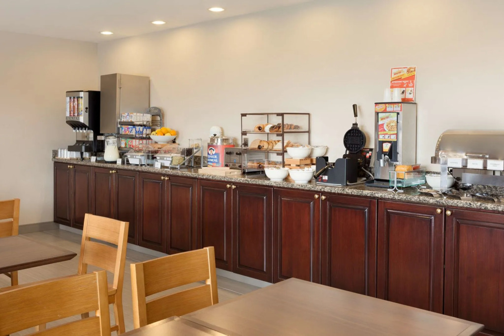 Country Inn & Suites by Radisson, Harrisonburg, VA