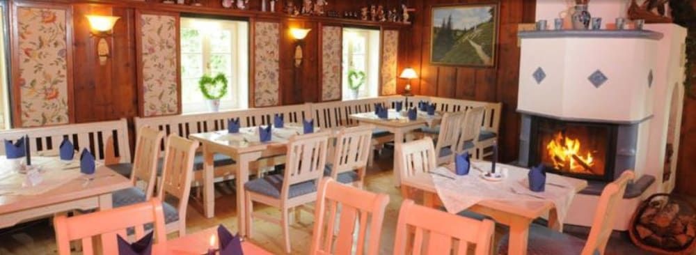 Ferienanlage Zum Silberstollen 2 Häuser am Berg Polderhof und Weißeritzhütte