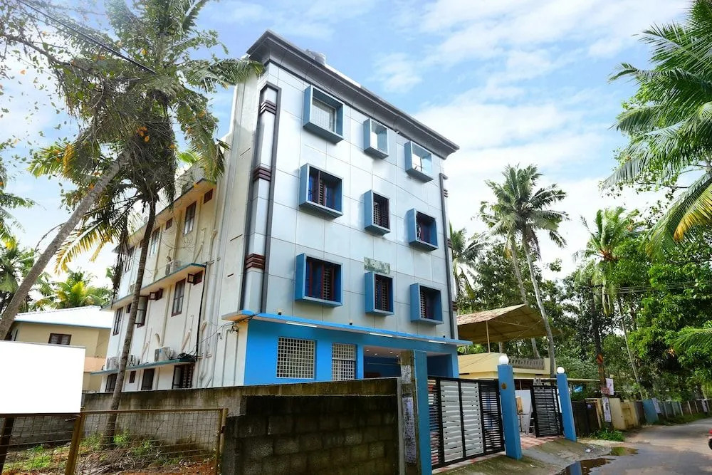 OYO 22008 Jrj Suites