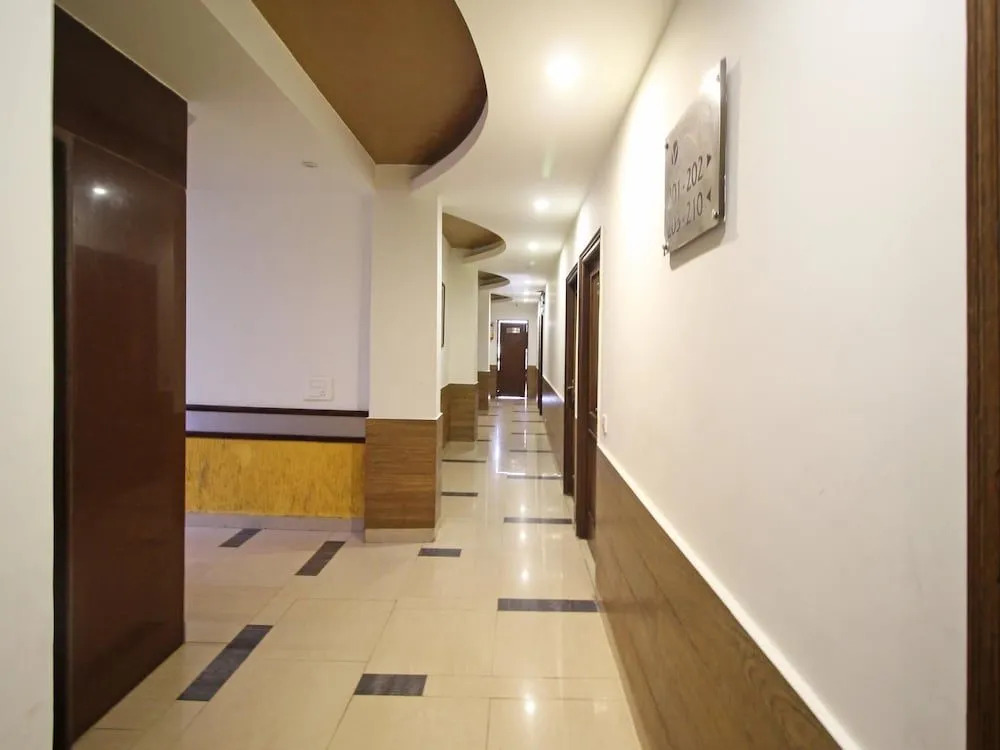 OYO 6438 Hotel Valley Plaza