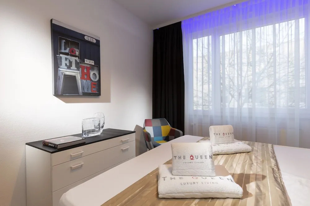 The Queen Luxury Apartmen-Villa Vittoria