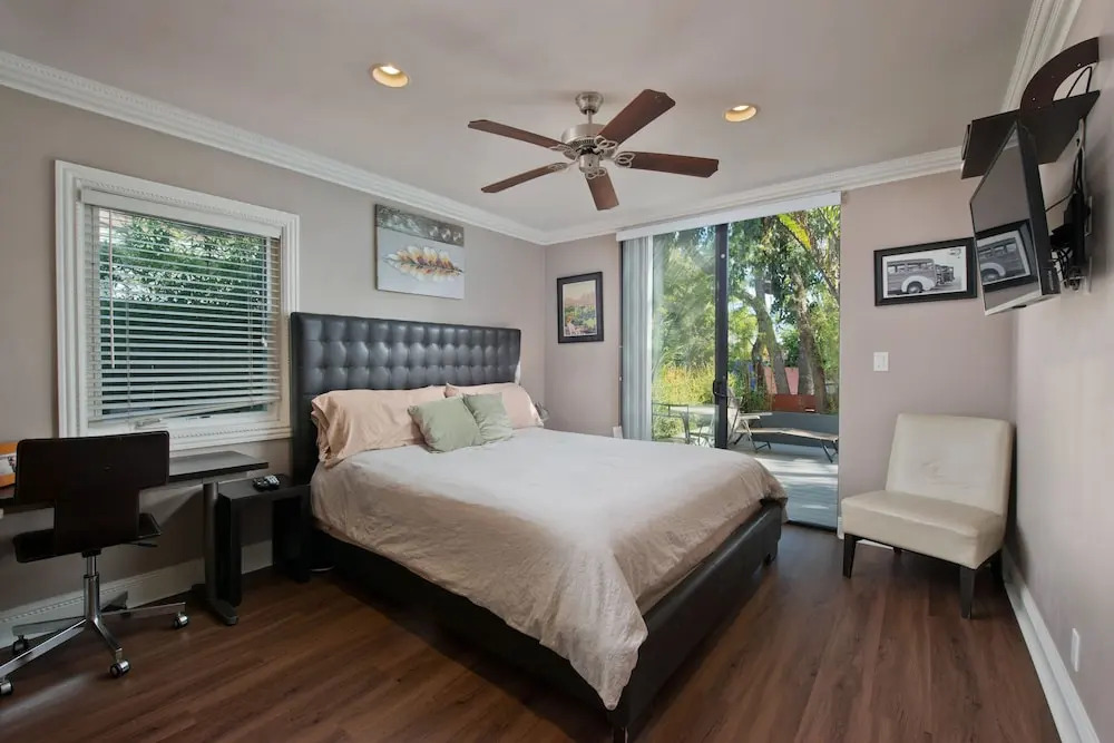 Ground Floor In Venice Near The Beach 3 Bedroom Home by RedAwning