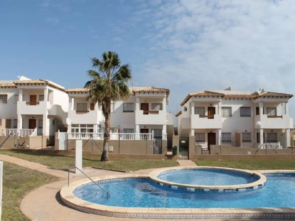La Cinuelica R3 1st flr apt Overlooking Pool L152