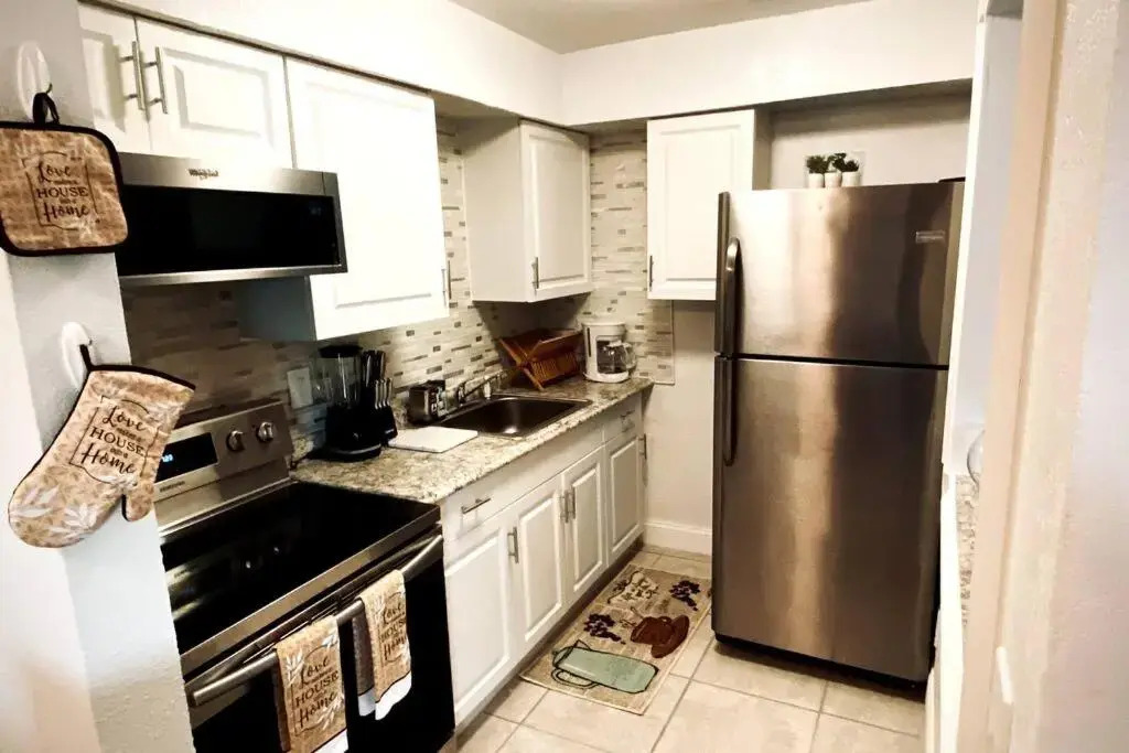 Lovely 2-bedroom 1-bath rental in Oakland Park FL