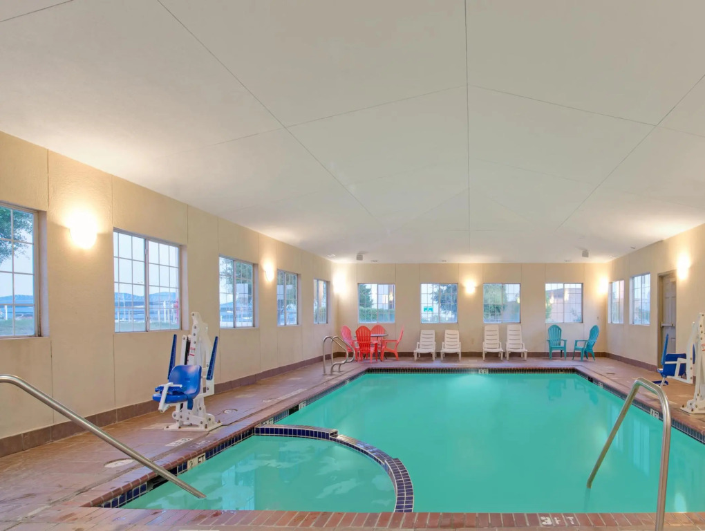 Motel 6-Decatur, TX