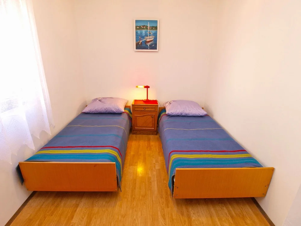 Apartments Biskupije 940