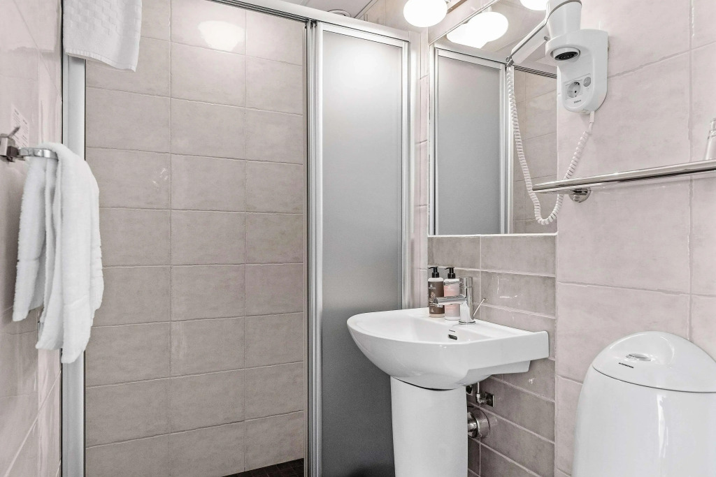 Best Western Plus Edward Hotel