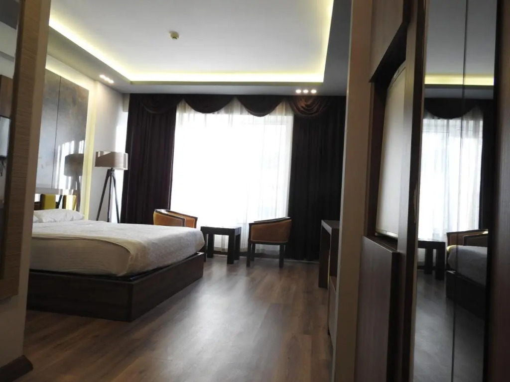 INN TOWN HOTEL