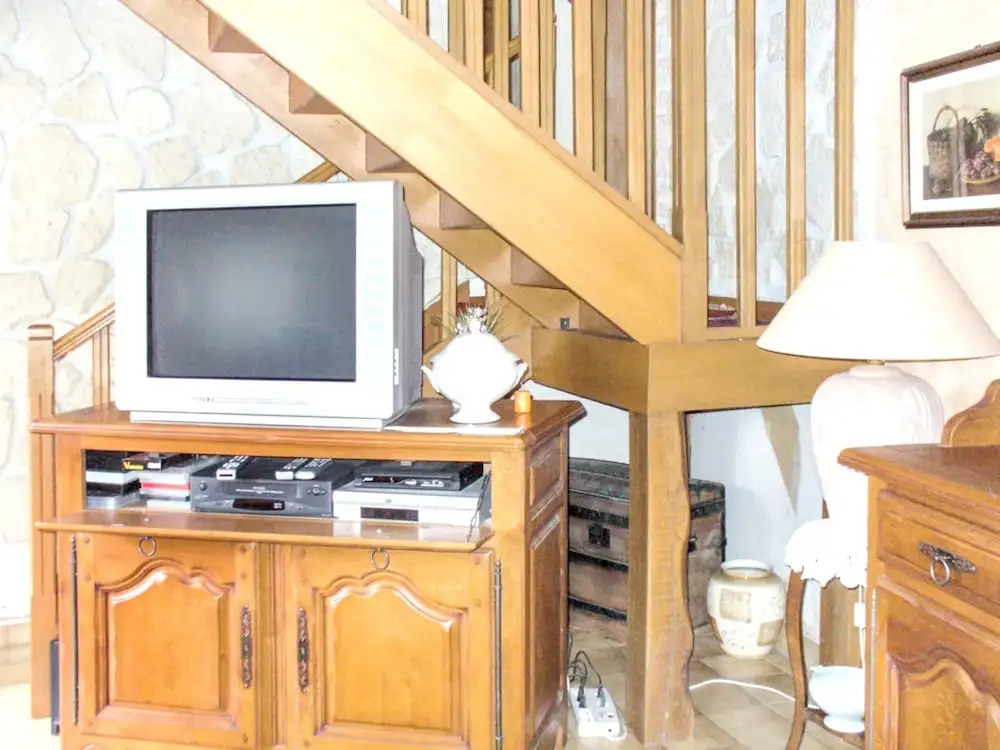 House With 2 Bedrooms in Villeuneuve sur Yonne, With Wonderful Mountai