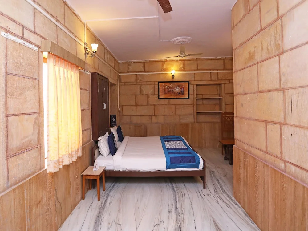 OYO 7426 Hotel Classic Inn