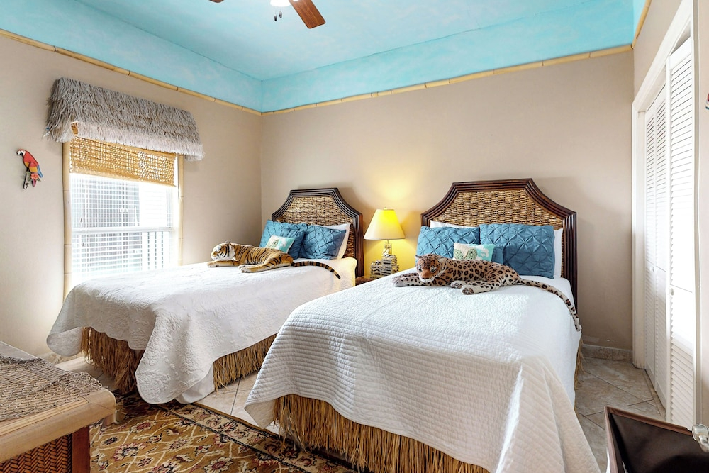 Gulf-view 3BR Penthouse: Suntide III - Unit 1105