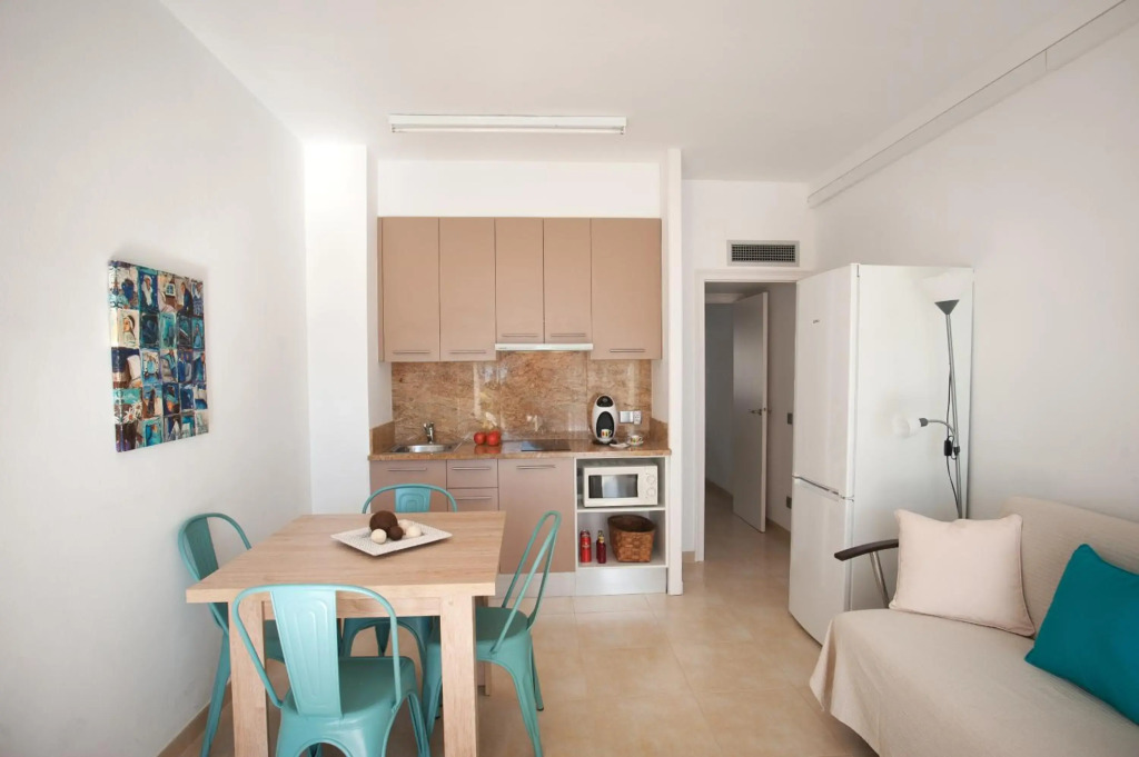 Apartamento a pie de playa, climatizado y parking