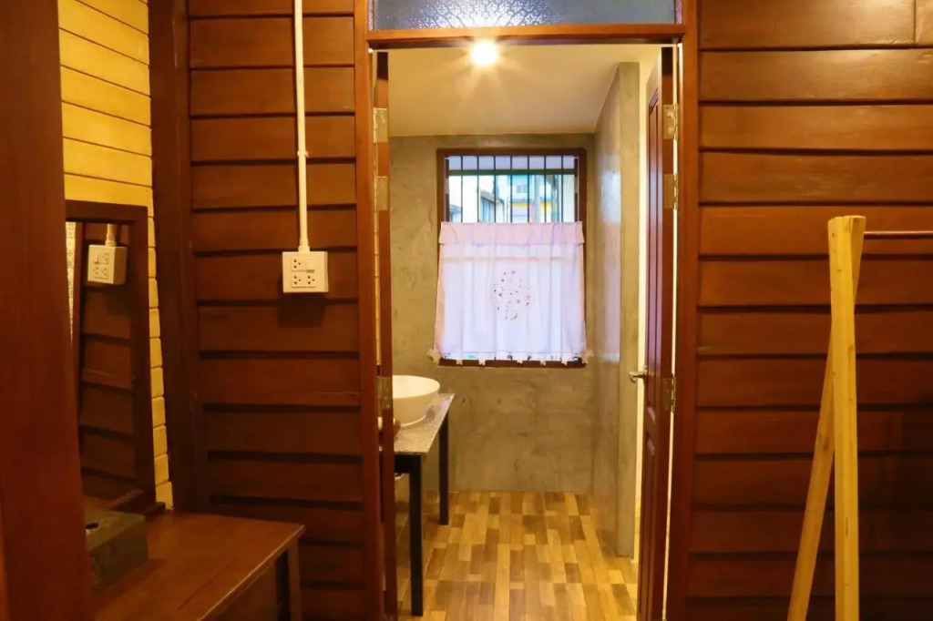 BanSoi 1 & Alley One Cafe