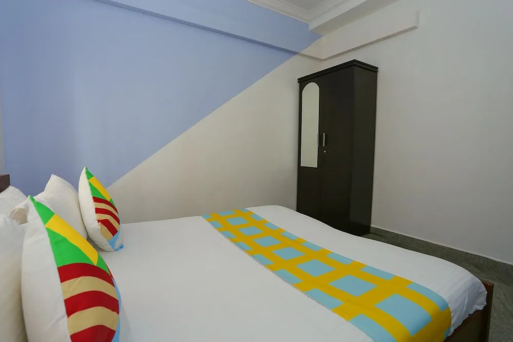 OYO Home 23654 Designer 2BHK
