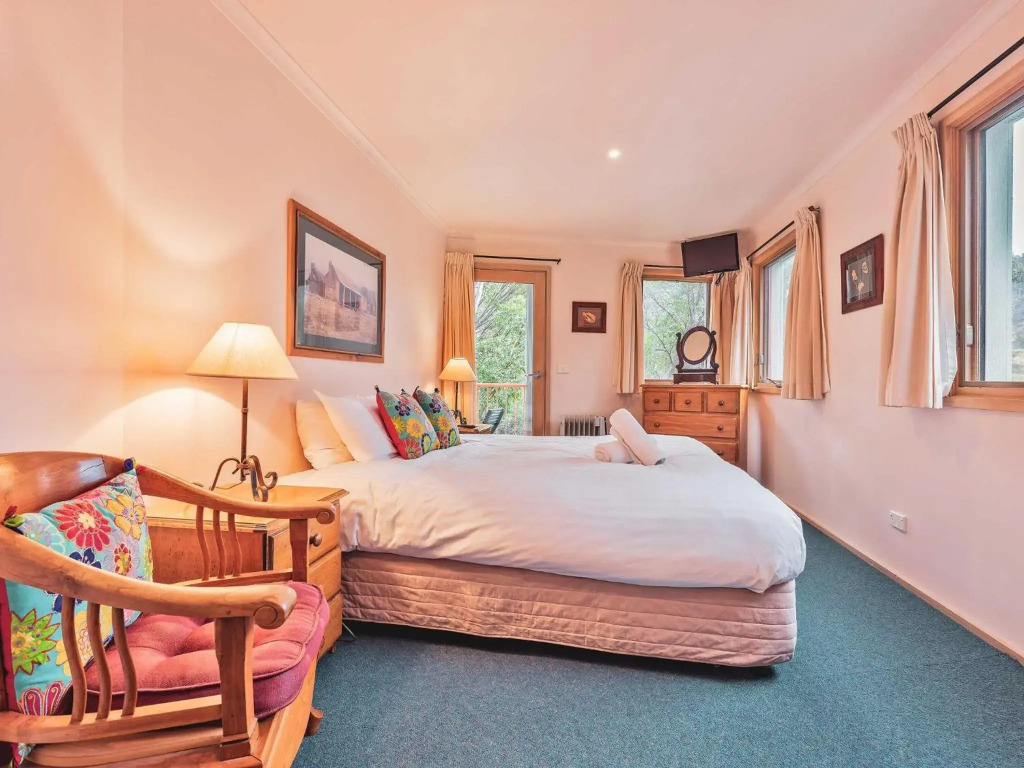 Lhotsky 2 Bedroom with fireplace and sweeping mountain view