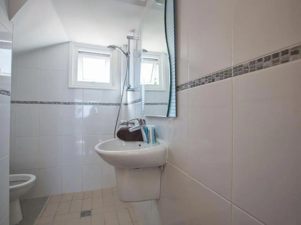 Villa Mesogi Seafront, Stunning 4Bdr Fontline Protaras