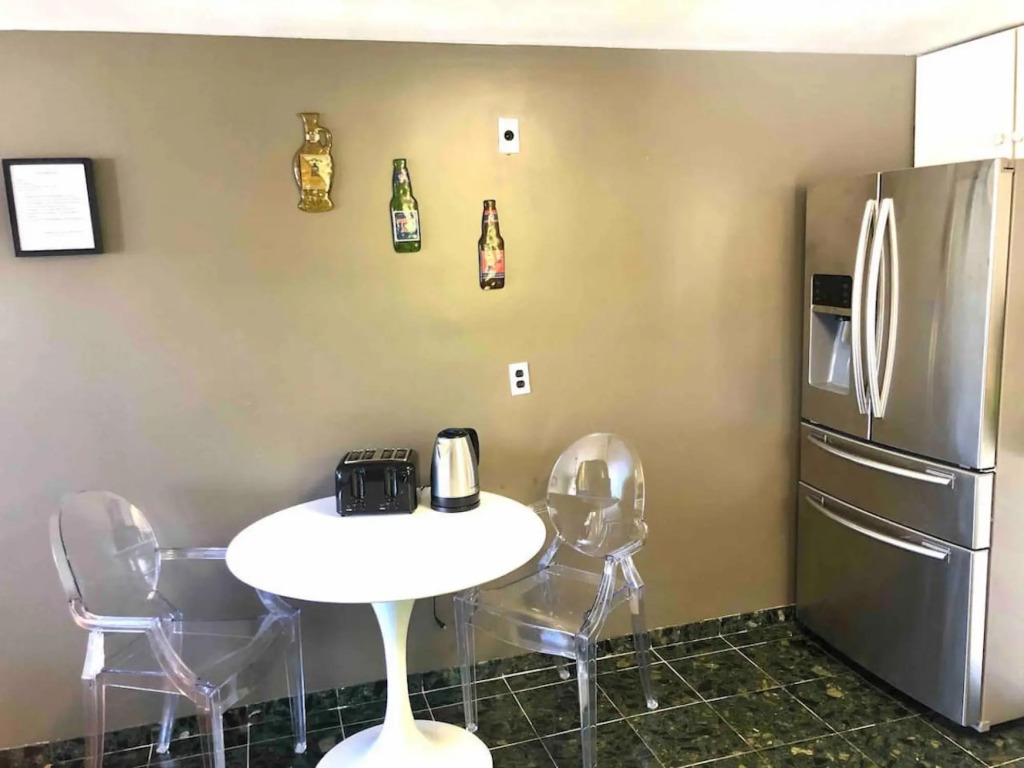Comfortable safe 3bed flat near Boston