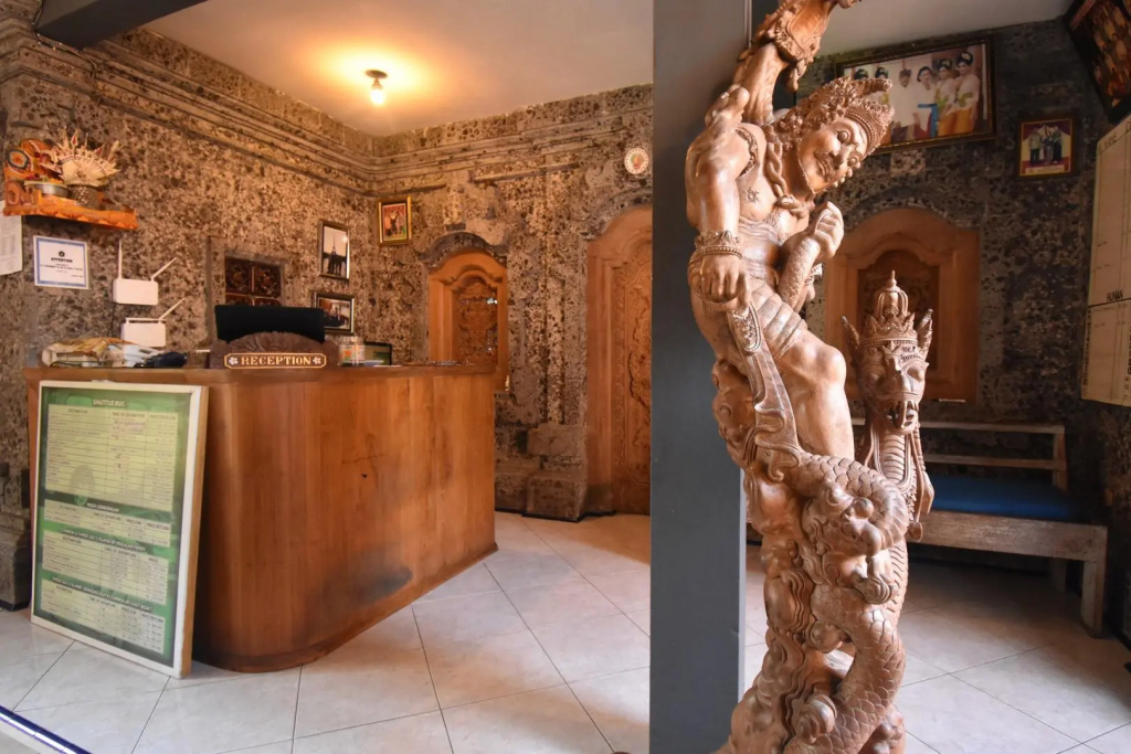 Sanias House