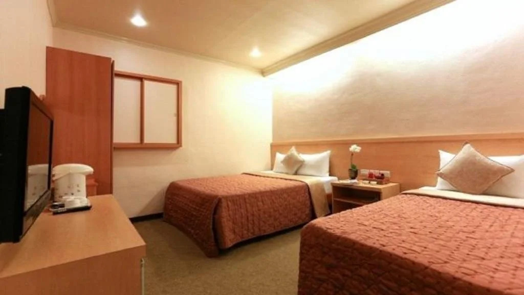 Red Cabin Inn