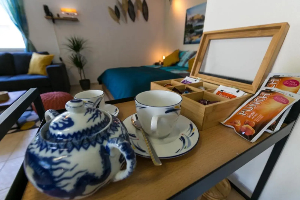 Top modern Studio Parkplatz Coffee WiFi
