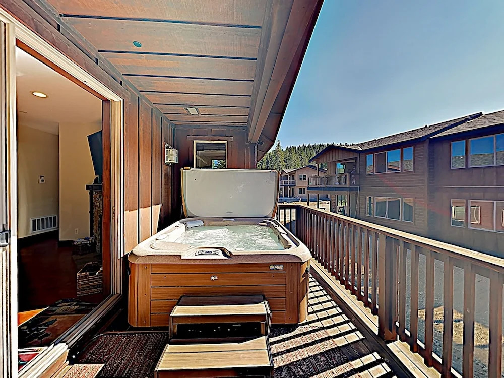 11595 #4 Truckee - 3 Br Condo