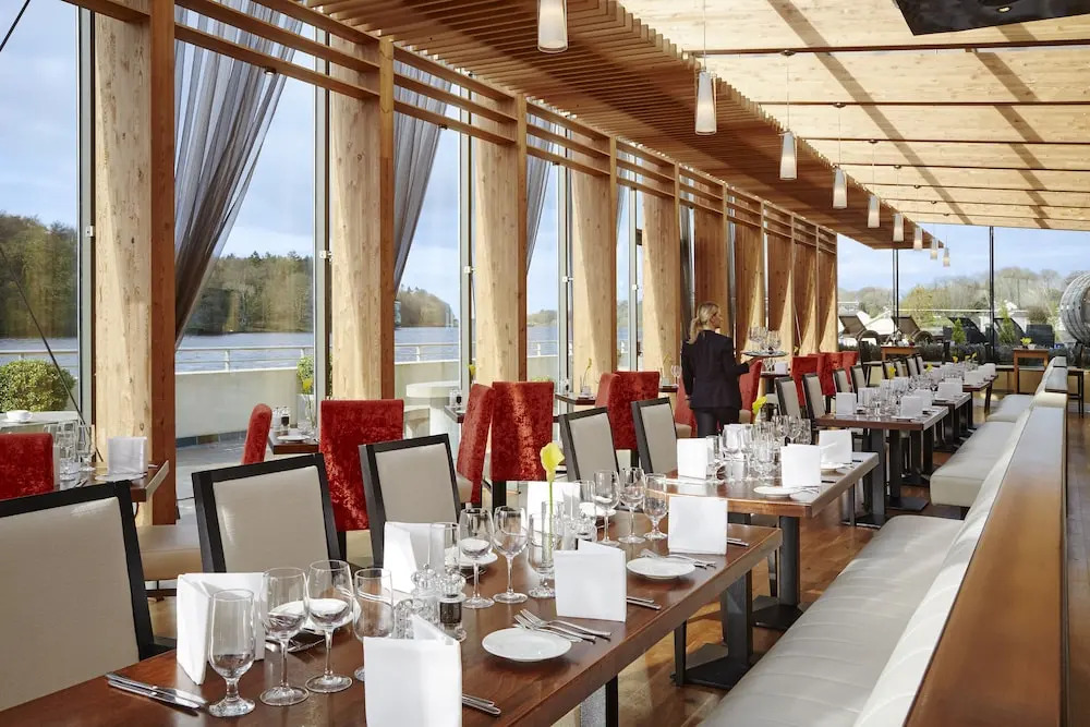 Ice House Hotel