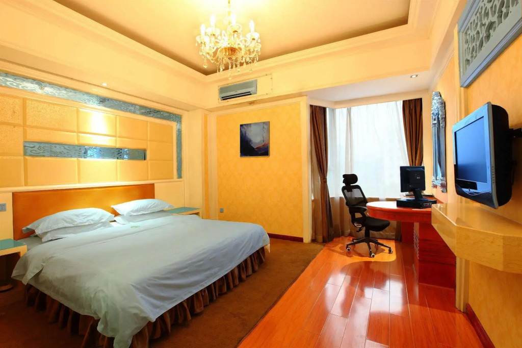 Bluesky Hotel
