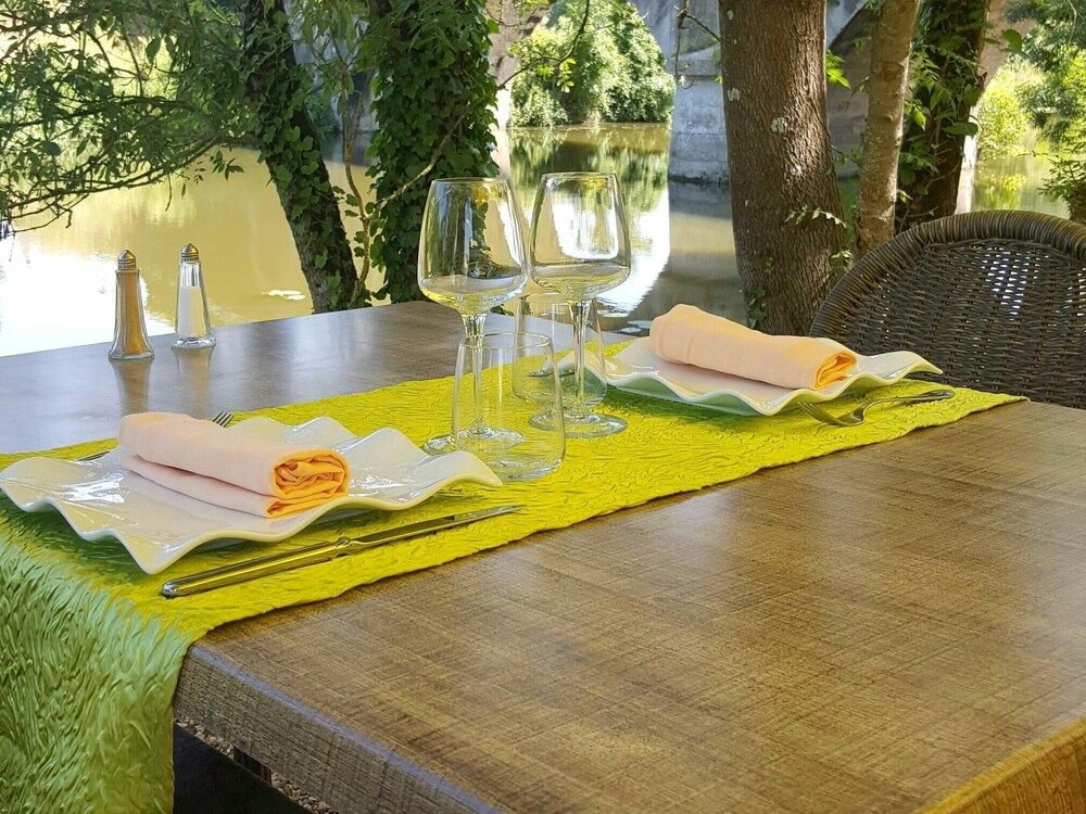 Logis Auberge De La Riviere