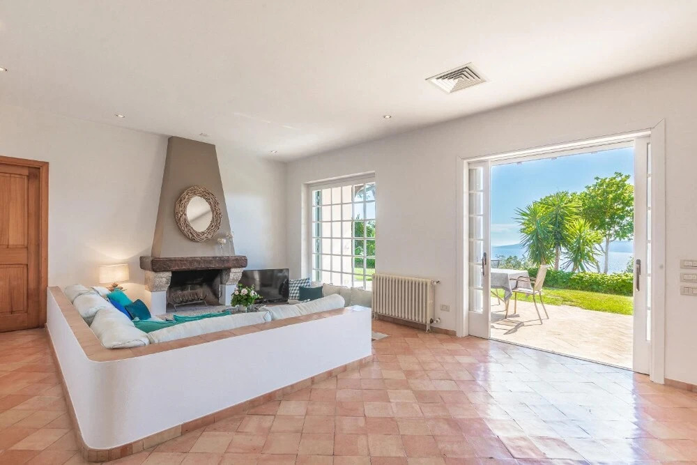 Villa Acciale With Heated Swimming Pool Sea View and Parking