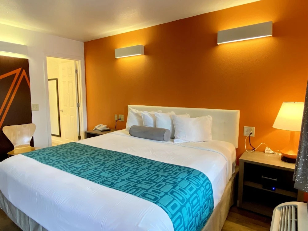 Motel 6 Lake George