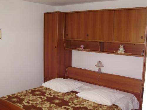 Apartments Lupis