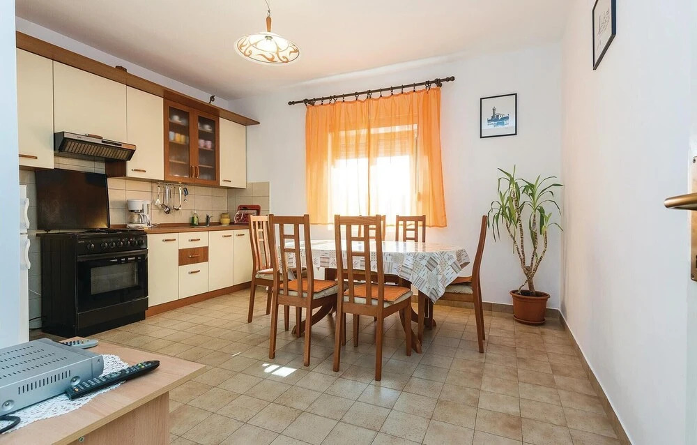 Nice Apartment in Vir With 3 Bedrooms
