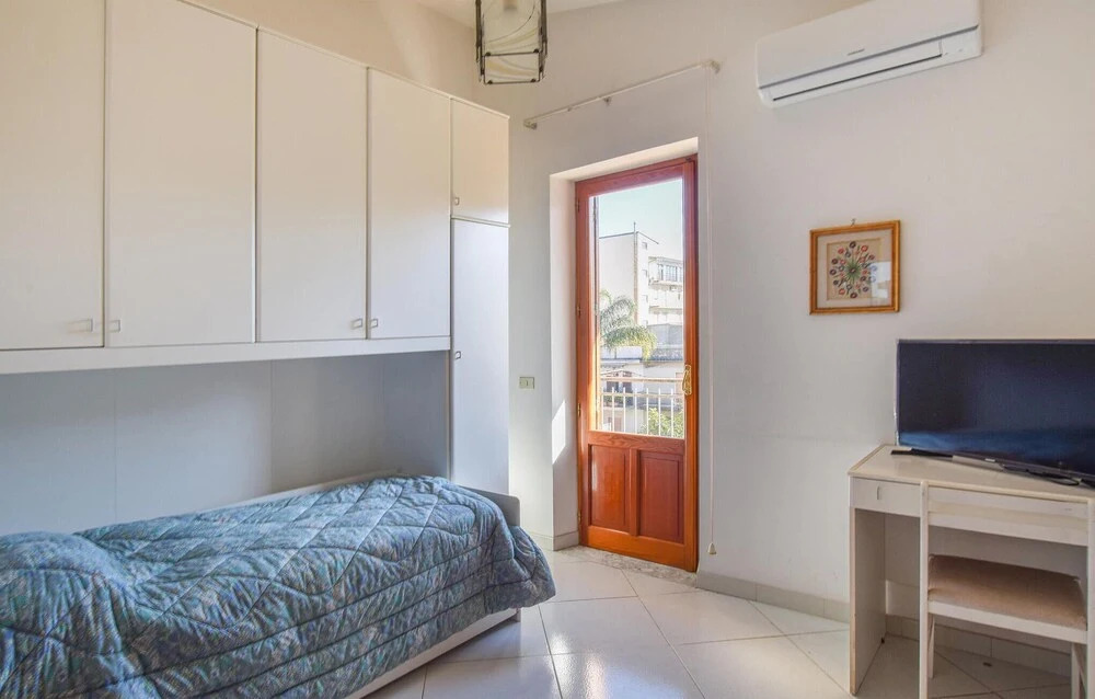 Beautiful Home in Reggio Calabria With Wifi and 3 Bedrooms