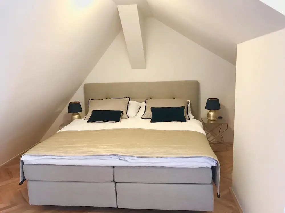 Gold Art Apartments