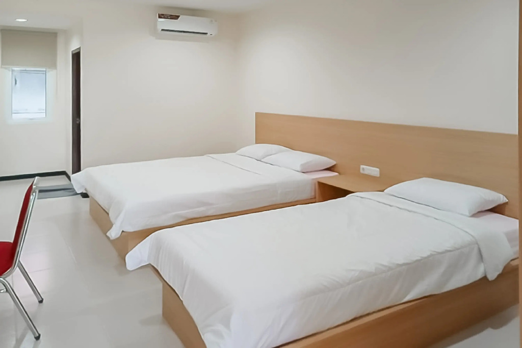 RedDoorz Syariah Plus near Tanjungpura University 2