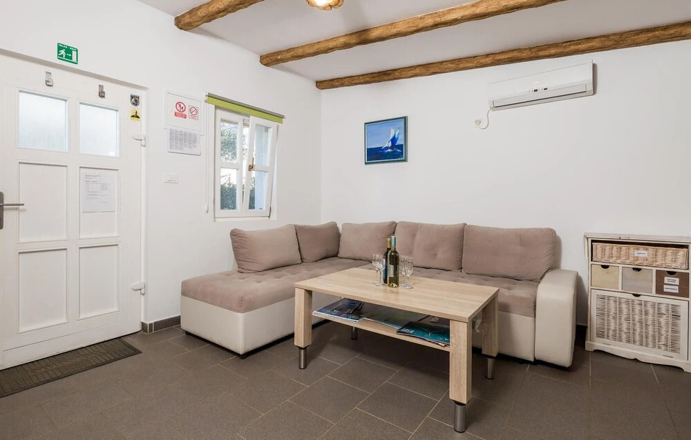 Nice Home in Sveti Jakov With Wifi and 2 Bedrooms