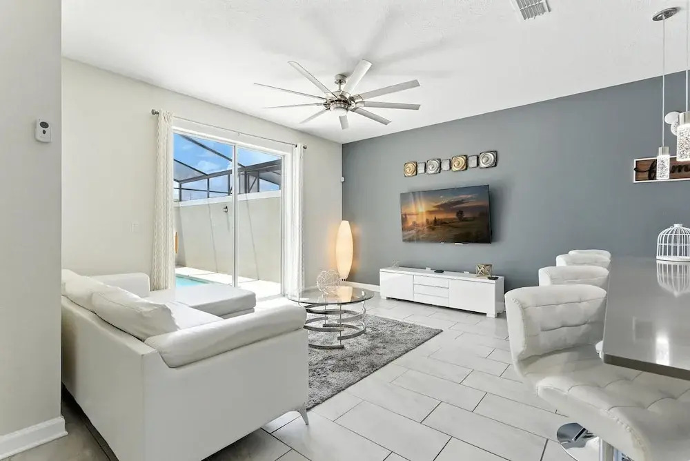 Comfort Stay With Pool Near Attractions