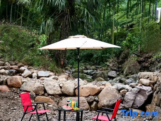 Yunshang Grassland Anji Buyu Time Parent-Child Holiday Homestay