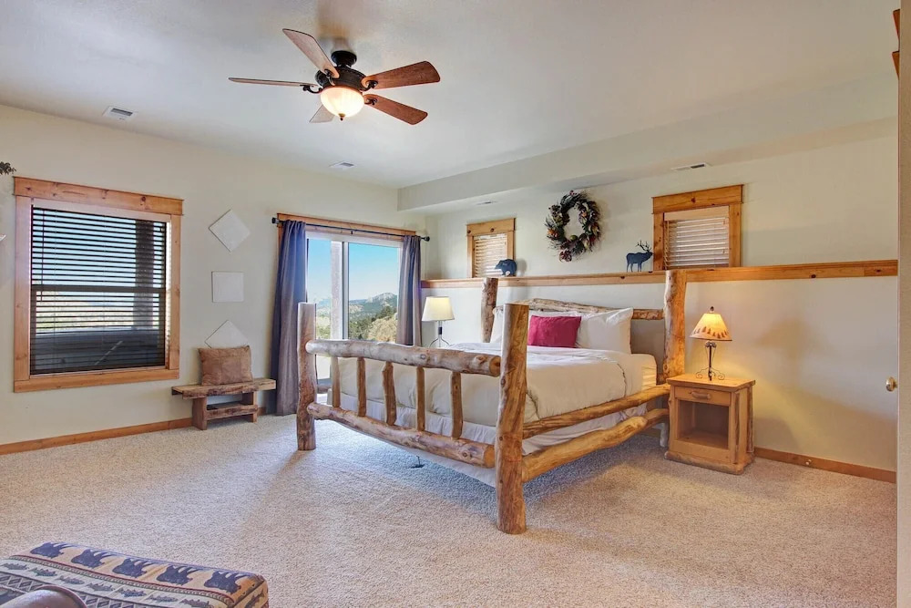 Mount Enentah 37 2 Bedroom Condo by RedAwning