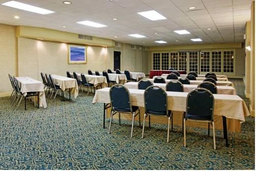亨茨维尔大学路智选假日酒店(Holiday Inn Express Hotel & Suites Huntsville University Drive)