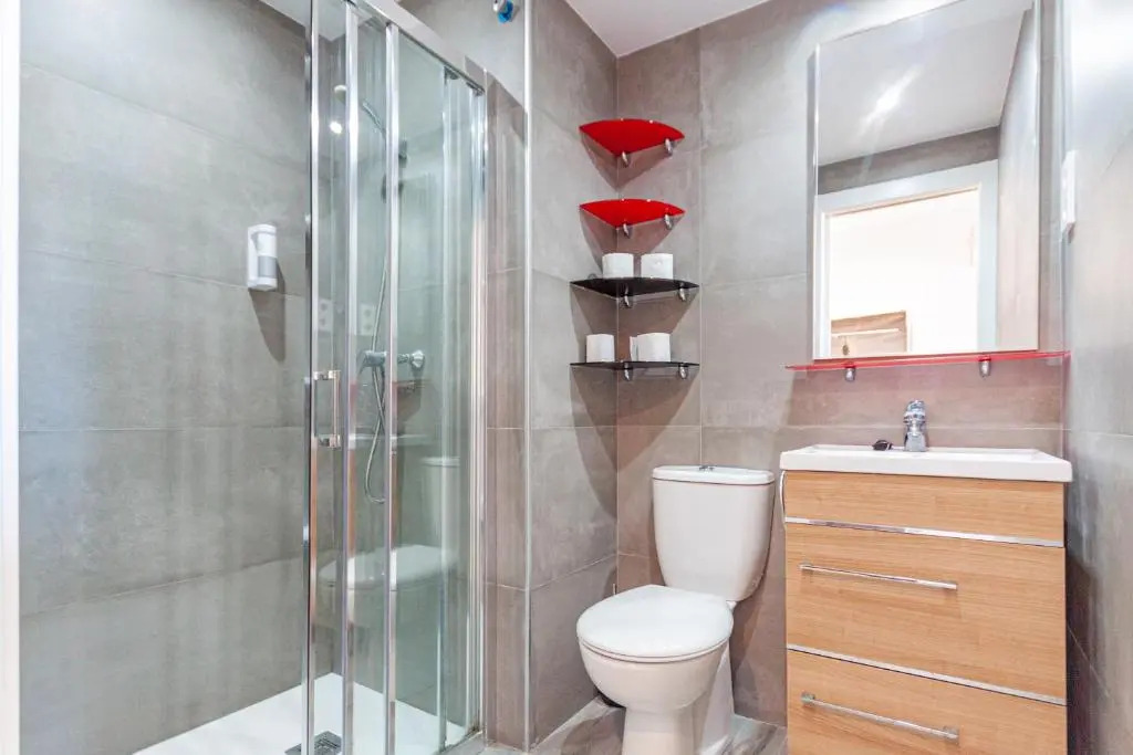 Amplio y acogedor apartamento renovado con piscina AL124