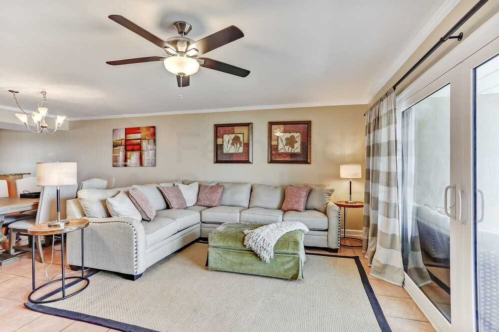 6th Floor, Updated and Beautiful! Oceanfront Condo With Balcony, Fishing Pier