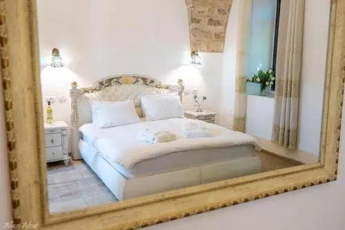 The Antiquity Heart Mansion