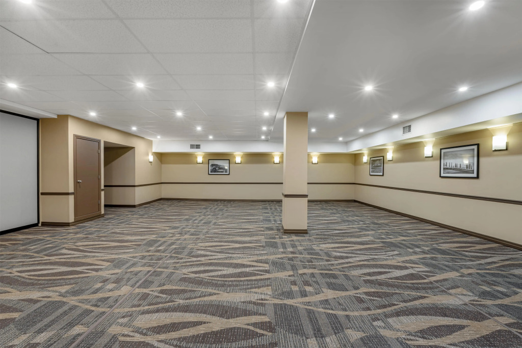 Best Western Plus Baker Street Inn