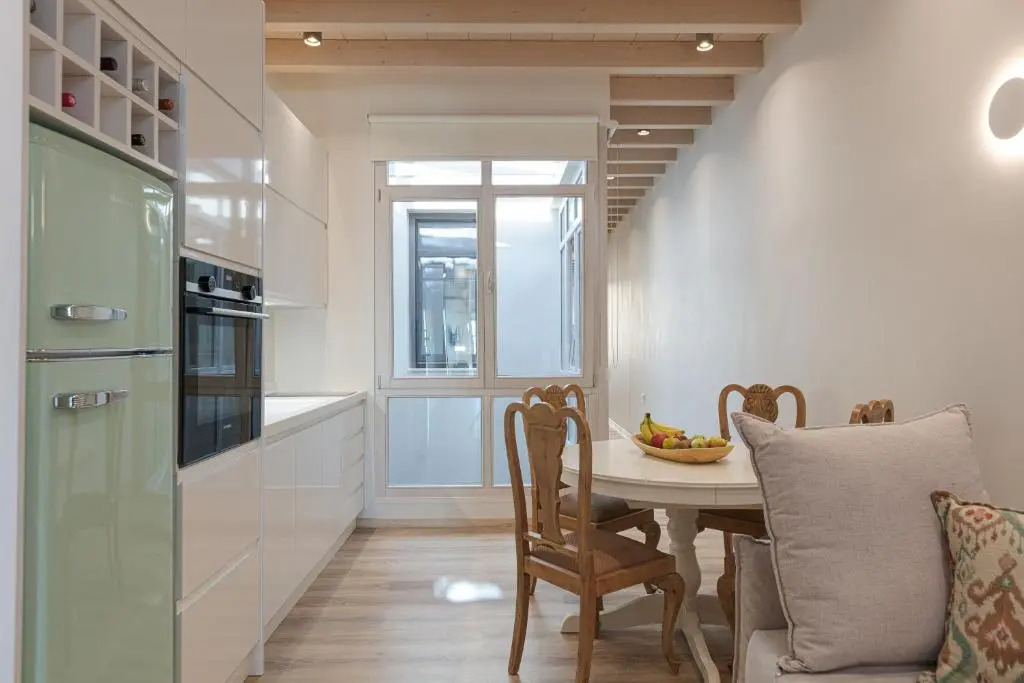 V77 Seafront Suites