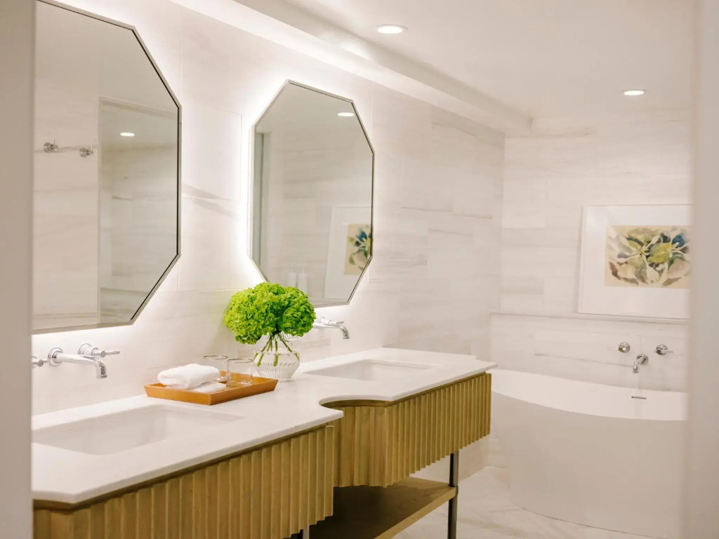 Regent Santa Monica Beach by IHG